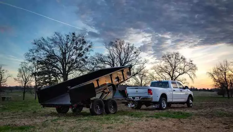 Construction Tips- How to Get Rid of Debris Easily with a Dump Trailer Rental