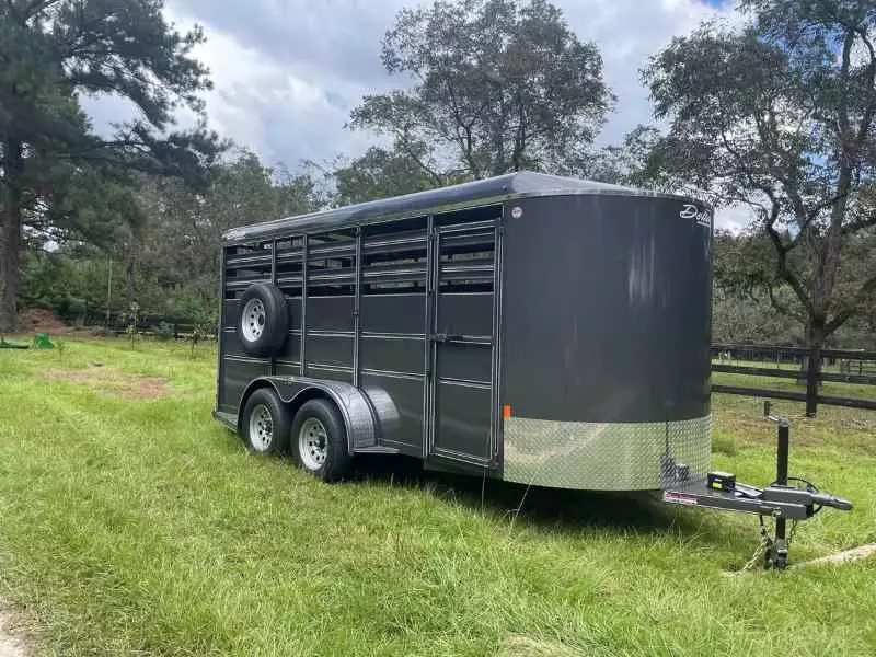 How To Effectively Rent Out Your Horse Trailers
