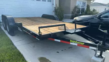 The Pros & Cons of Turning Your Flatbed Trailer into a Rental