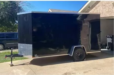 Choosing a Weight Distribution Hitch for Your Enclosed Trailer