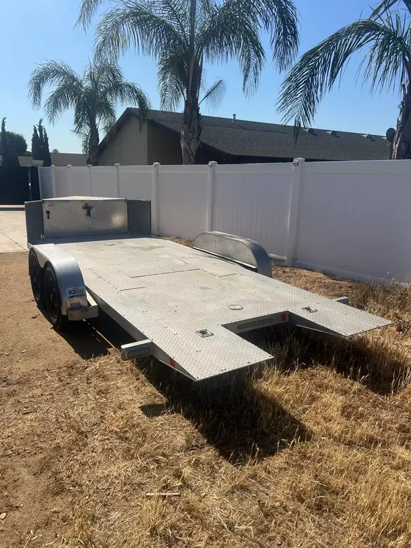 18’ Aluminum Tilt Trailer with Winch and Box