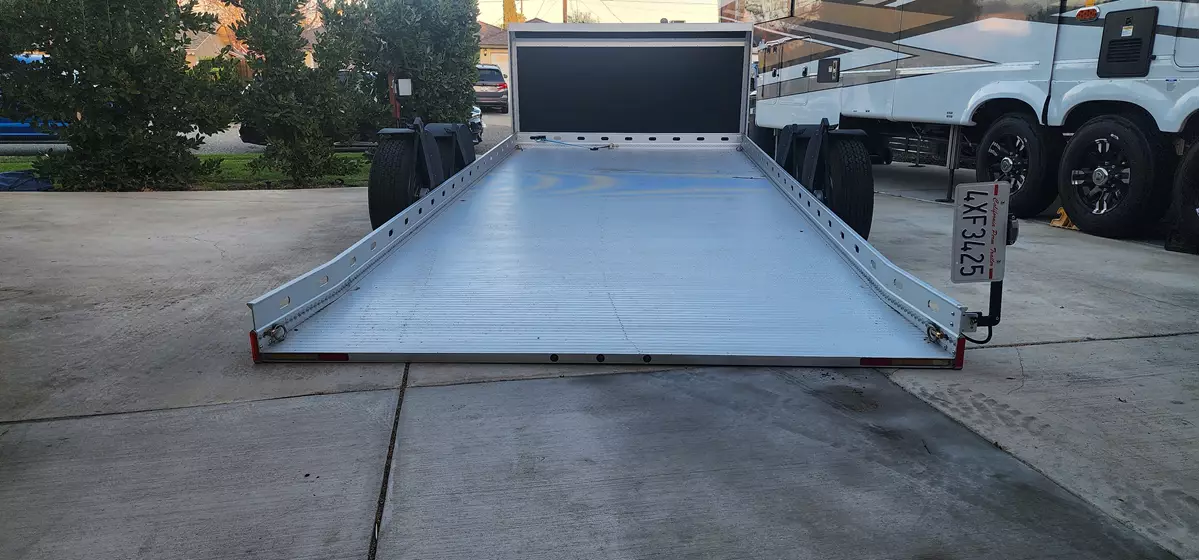 2025 Futura Lowering Race Trailer (with rock guard)