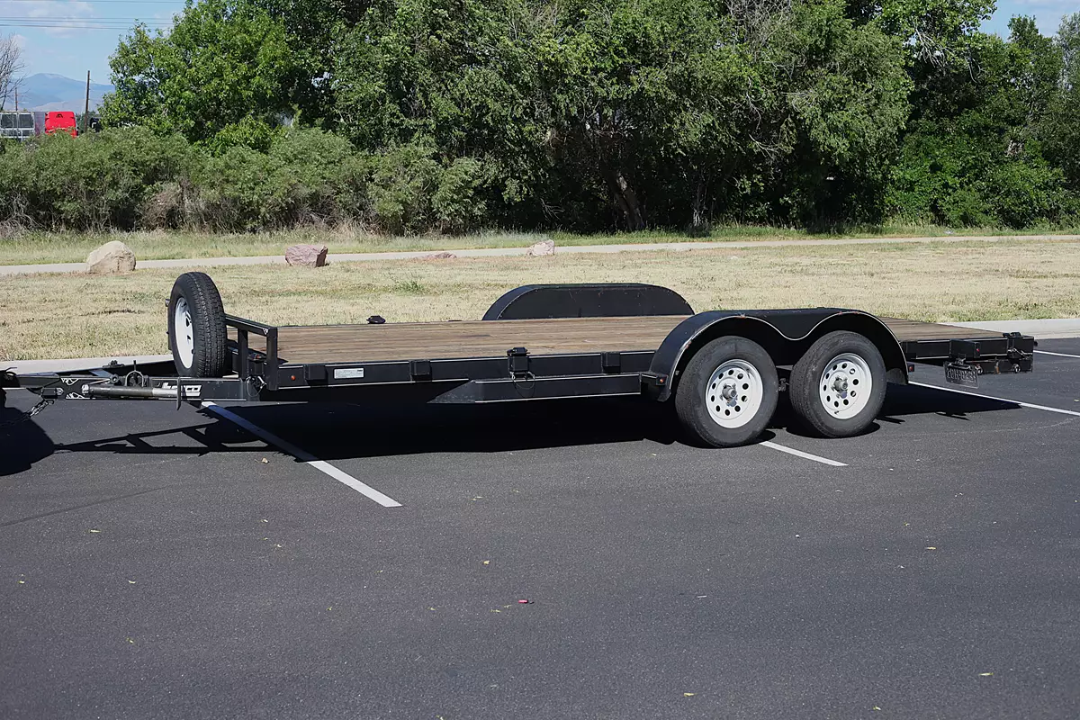 18' x 6'11" Flatbed Trailer