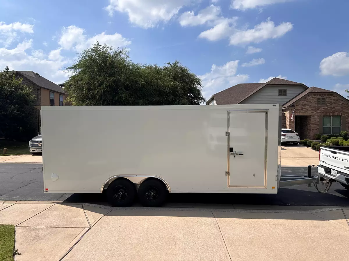 20' x 8'.5 Enclosed Car Hauler Trailer