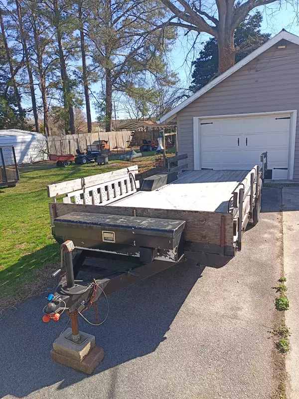 7' × 19' Flat Deck Equipment Trailer