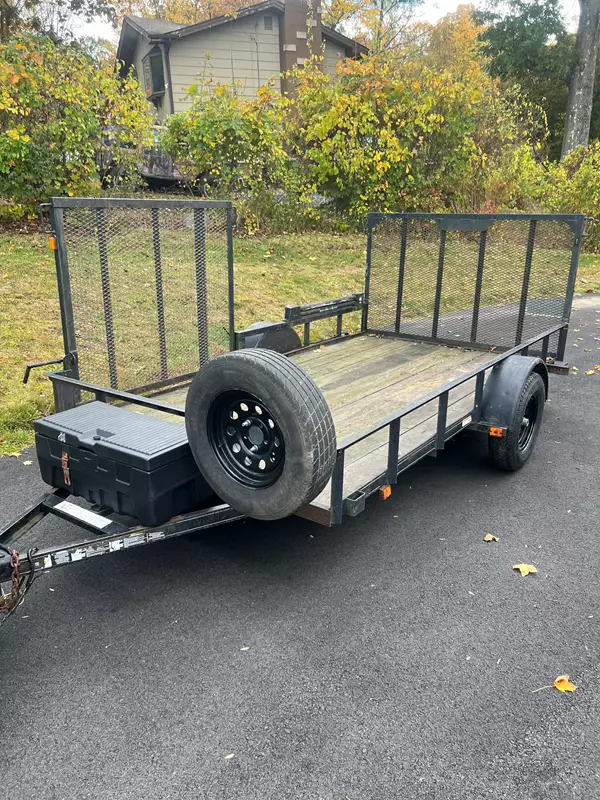 Dual ramp 12 foot utility trailer