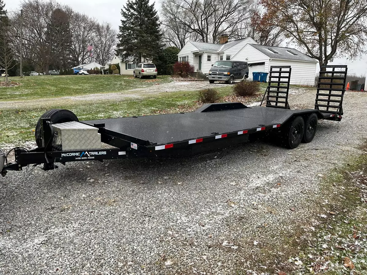 2026 McCormick Hybrid Trailer – 24' Drive-Over Fender, 14,000lb Capacity