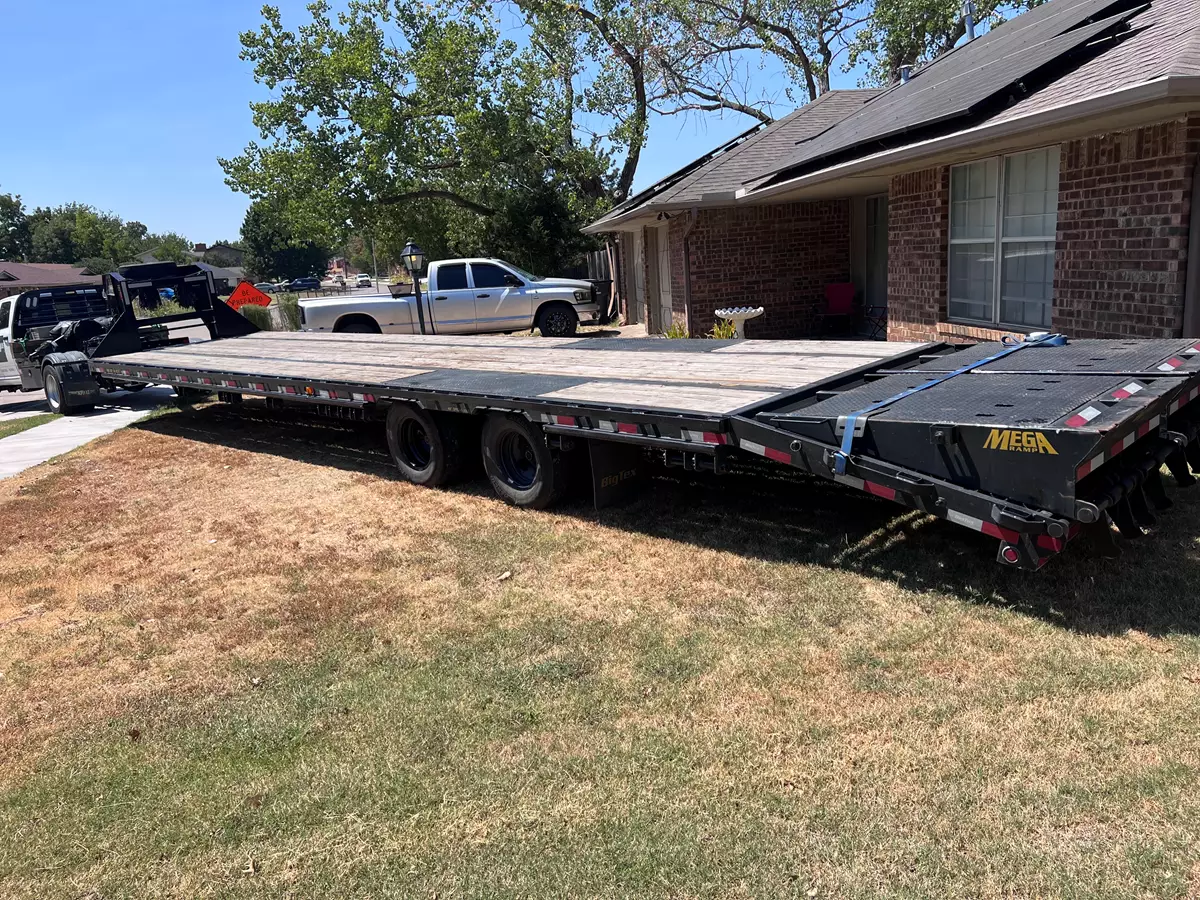 Big Tex gooseneck 40 ft (35+5) with mega ramps flat bed 