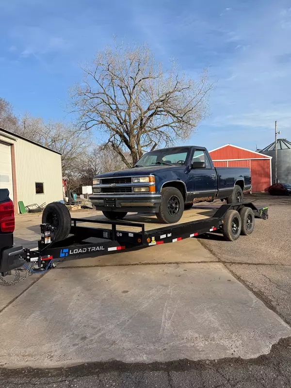 20' Load Trail with Drive-Over Fenders & Max Ramps