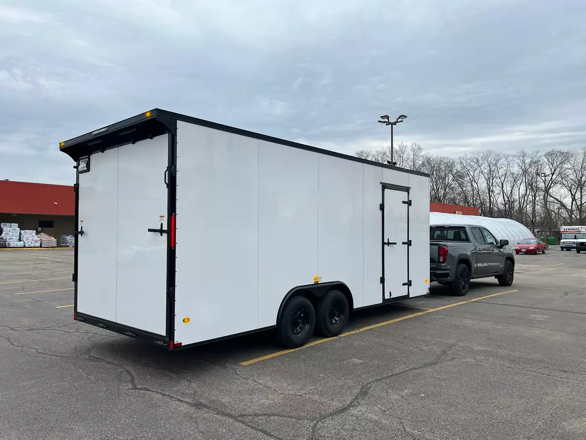 8.5'x20' Enclosed Cargo Trailer / Car Hauler