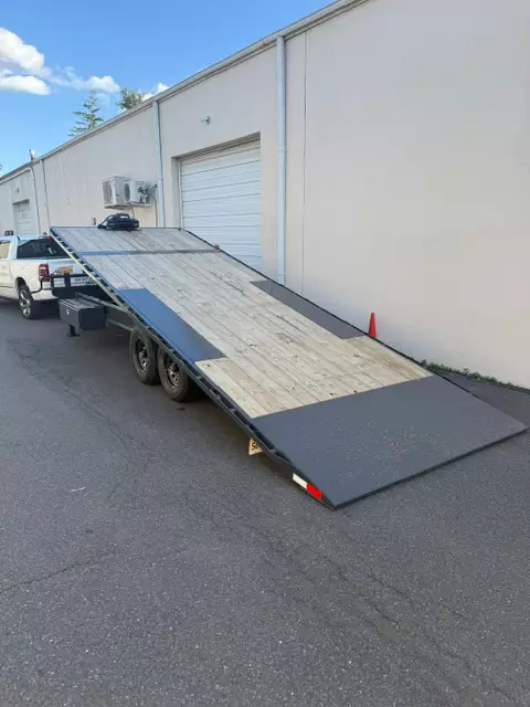 24' x 8.5' Deckover Flatbed Tilt Trailer