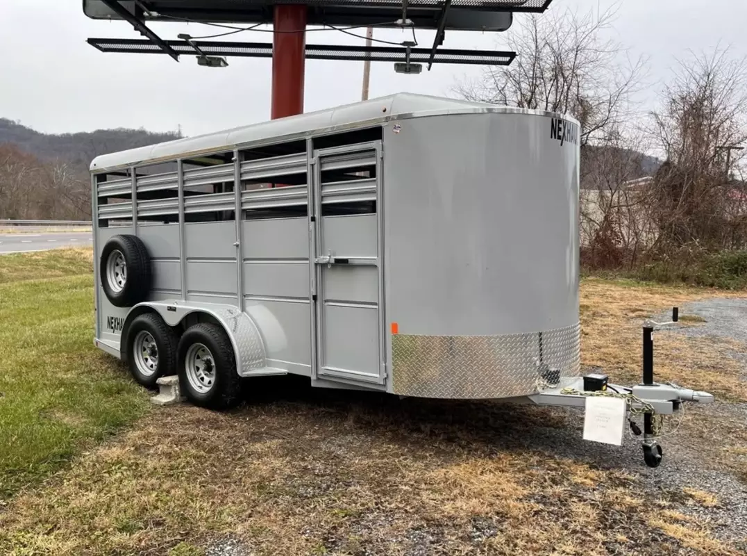 16’ Bumper Pull Livestock Trailer – Divider, Escape Door