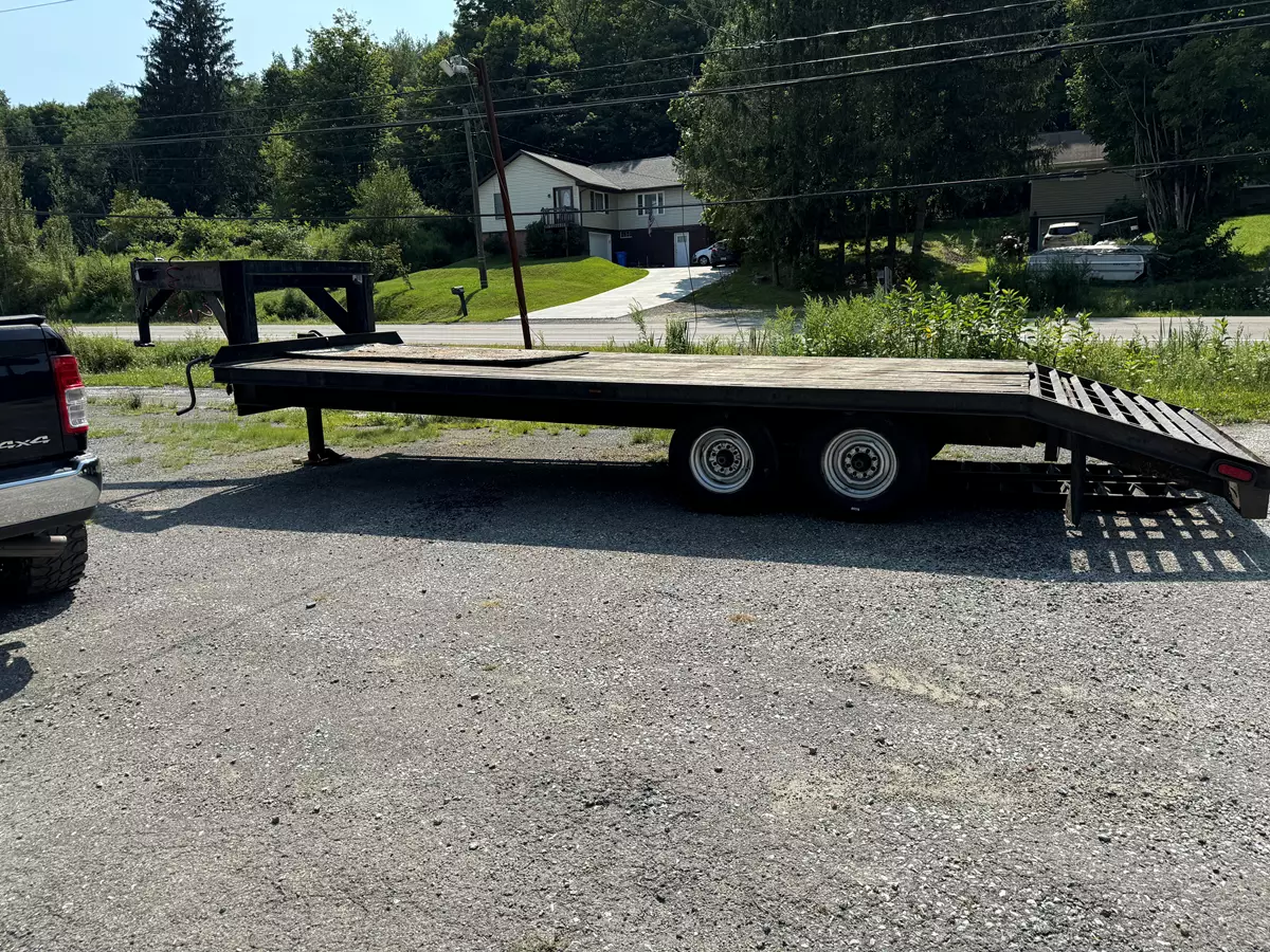 20' Gooseneck Trailer