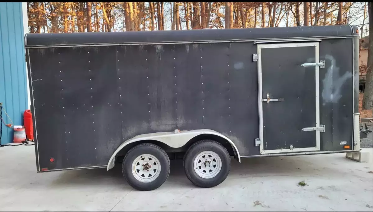 16x7 Enclosed trailer with Ramp