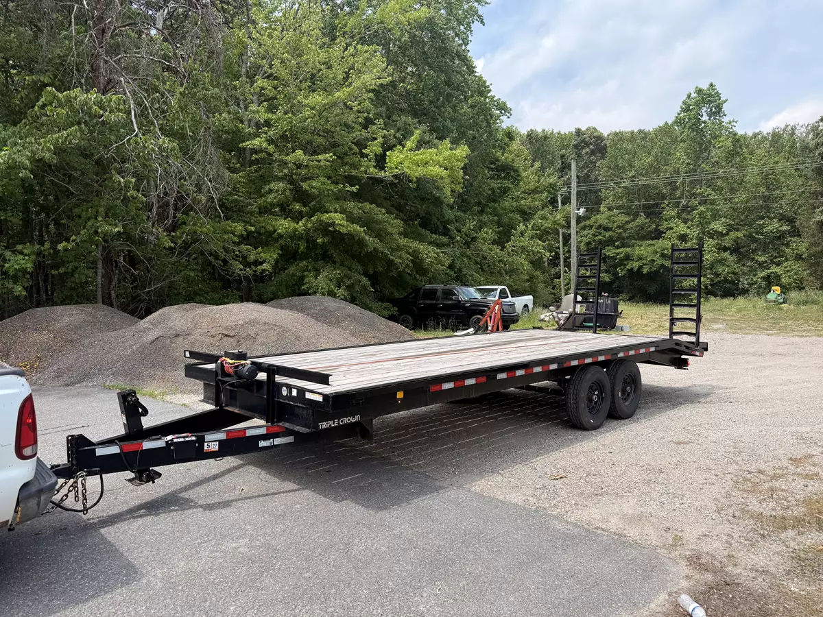 24' x 8.5' Flatbed Trailer