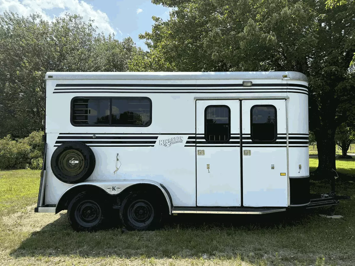 Kingston 2-Horse "Warmblood" Trailer w/ Dressing Room, Access Doors, Ramp & Ventilation