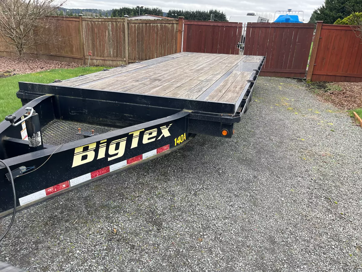 20' Deckover Flatbed