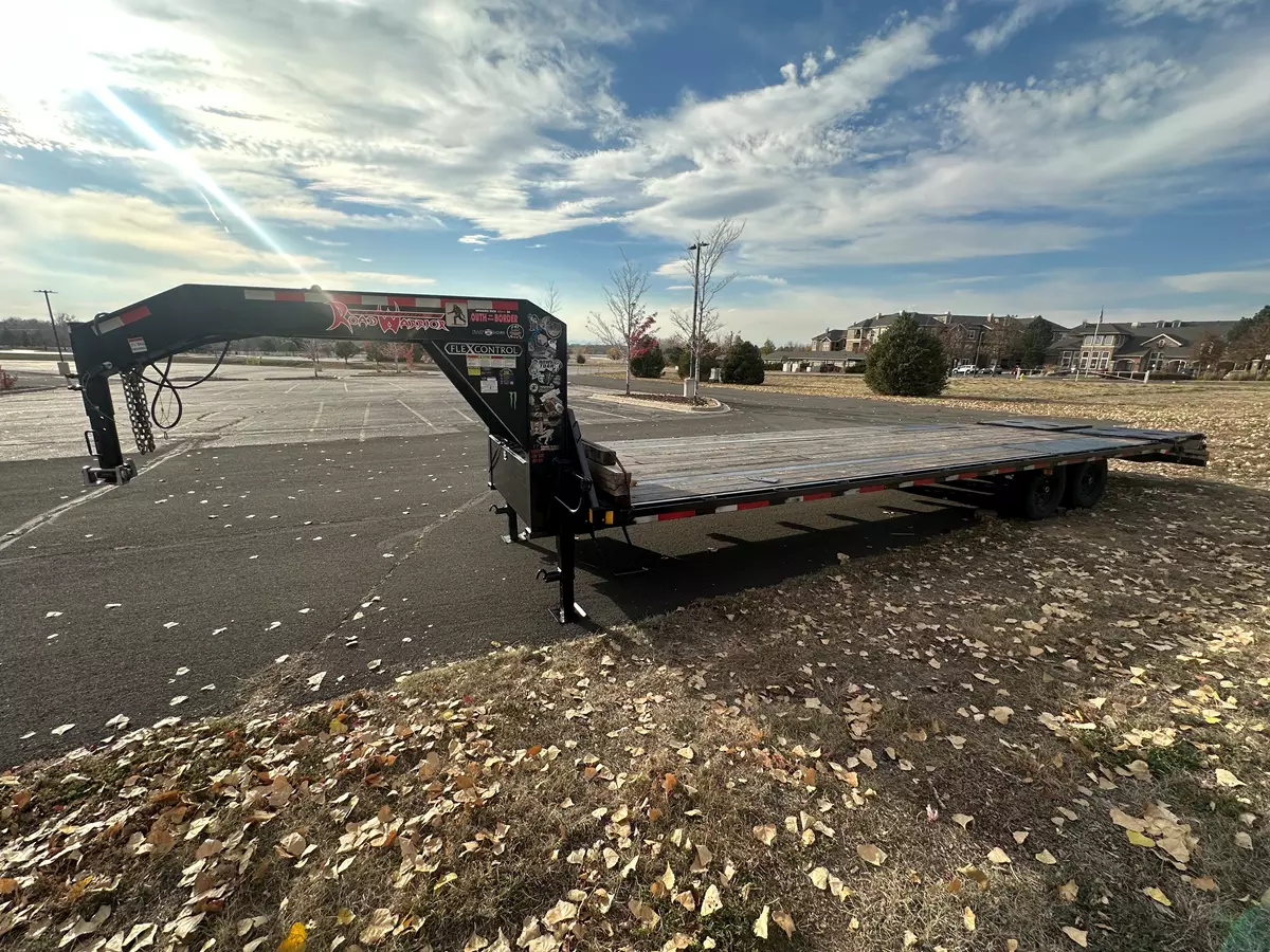 25ft + 5ft Gooseneck Mega Ramps 12,000lb Winch 14,000lb GVWR