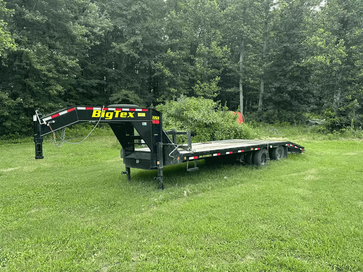2023 22GN 25' Gooseneck Flatbed Trailer