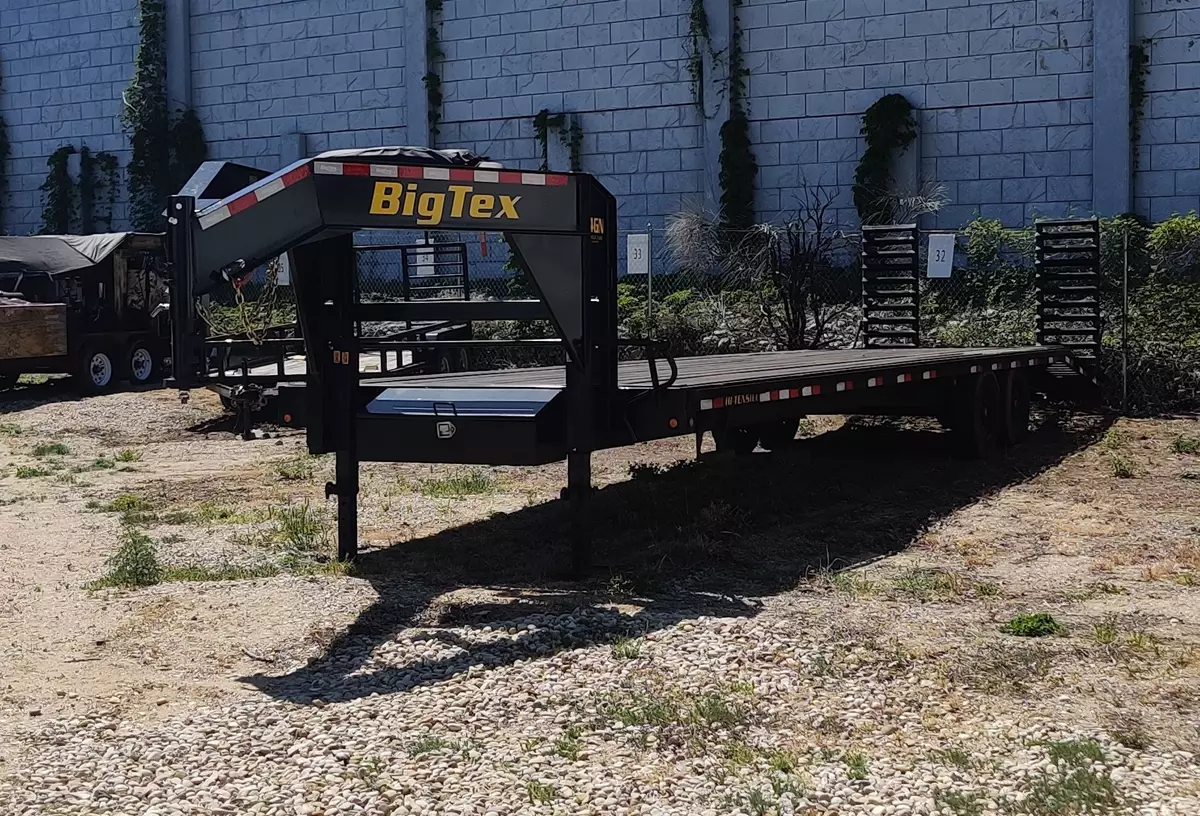 33' x 8.5' Flatbed Trailer