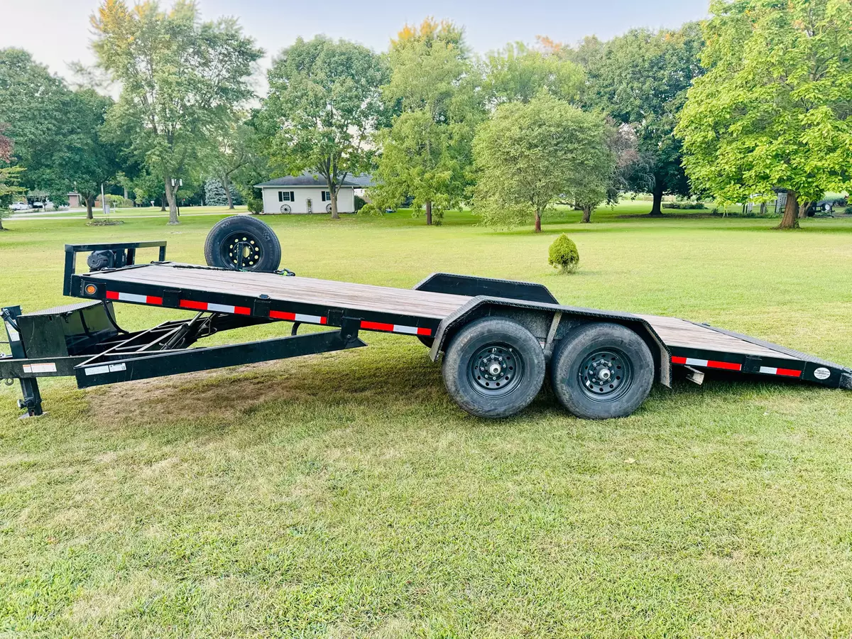 20’ tilt deck equipment trailer