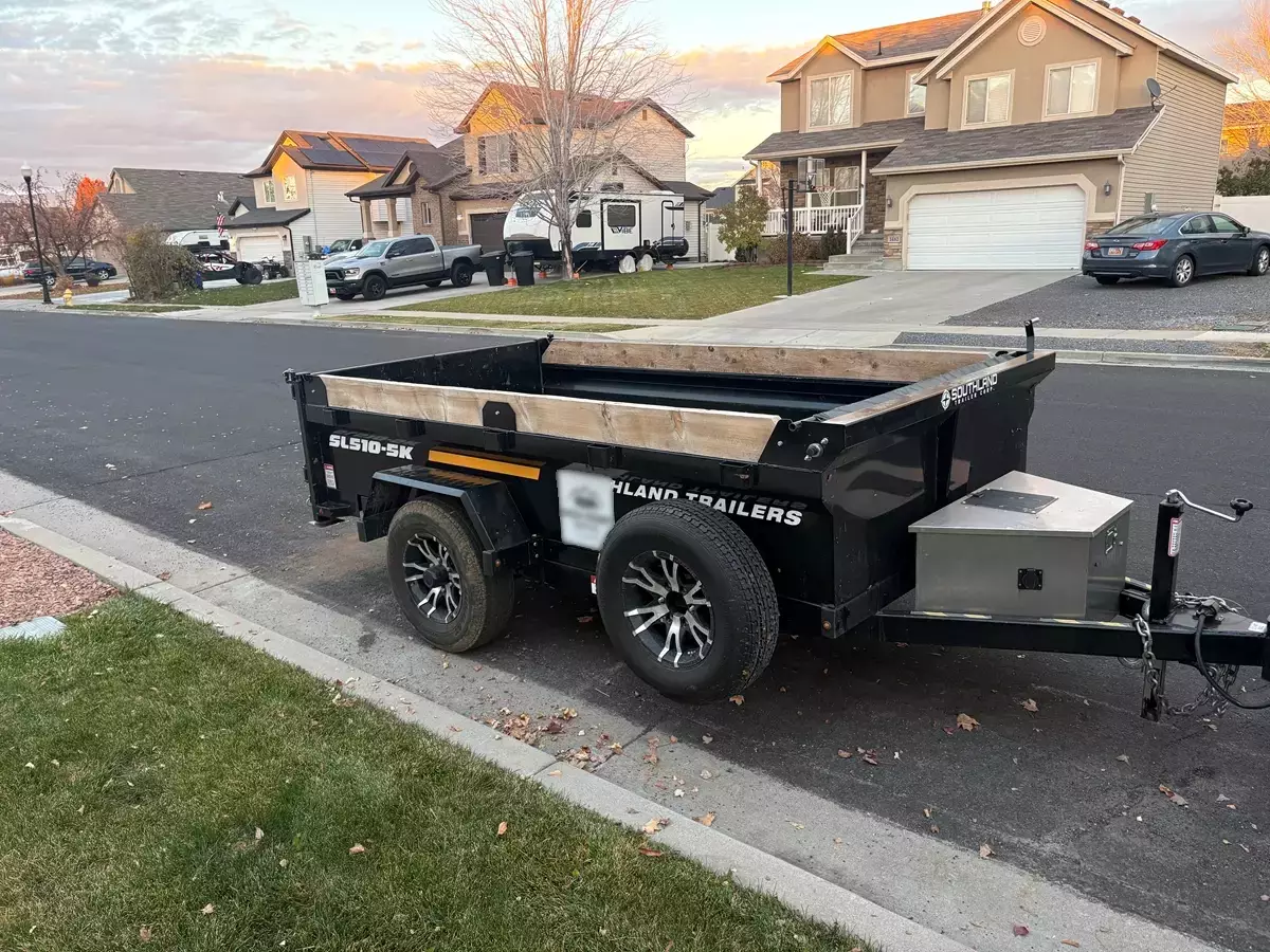 5' x 10' Mini Dump Trailer