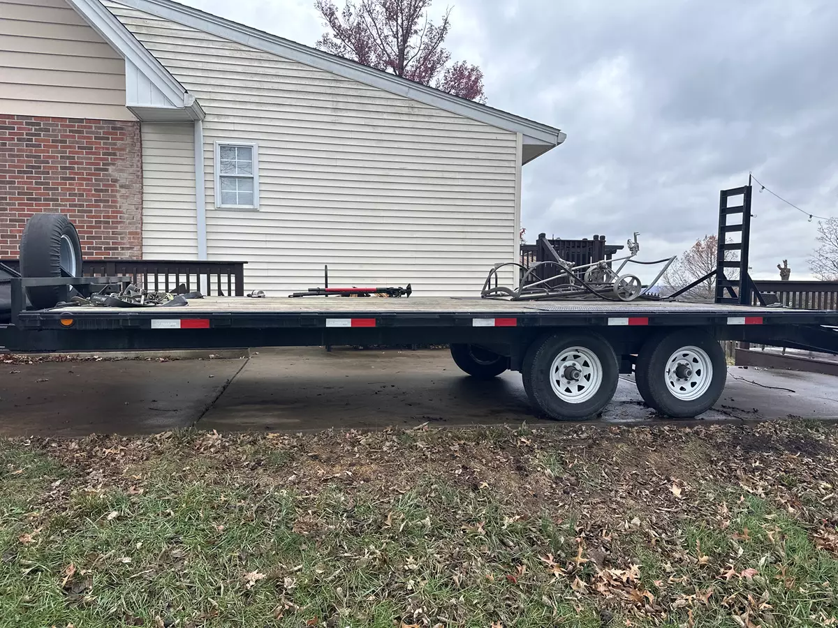 26' x 8'5" Car Hauler Trailer