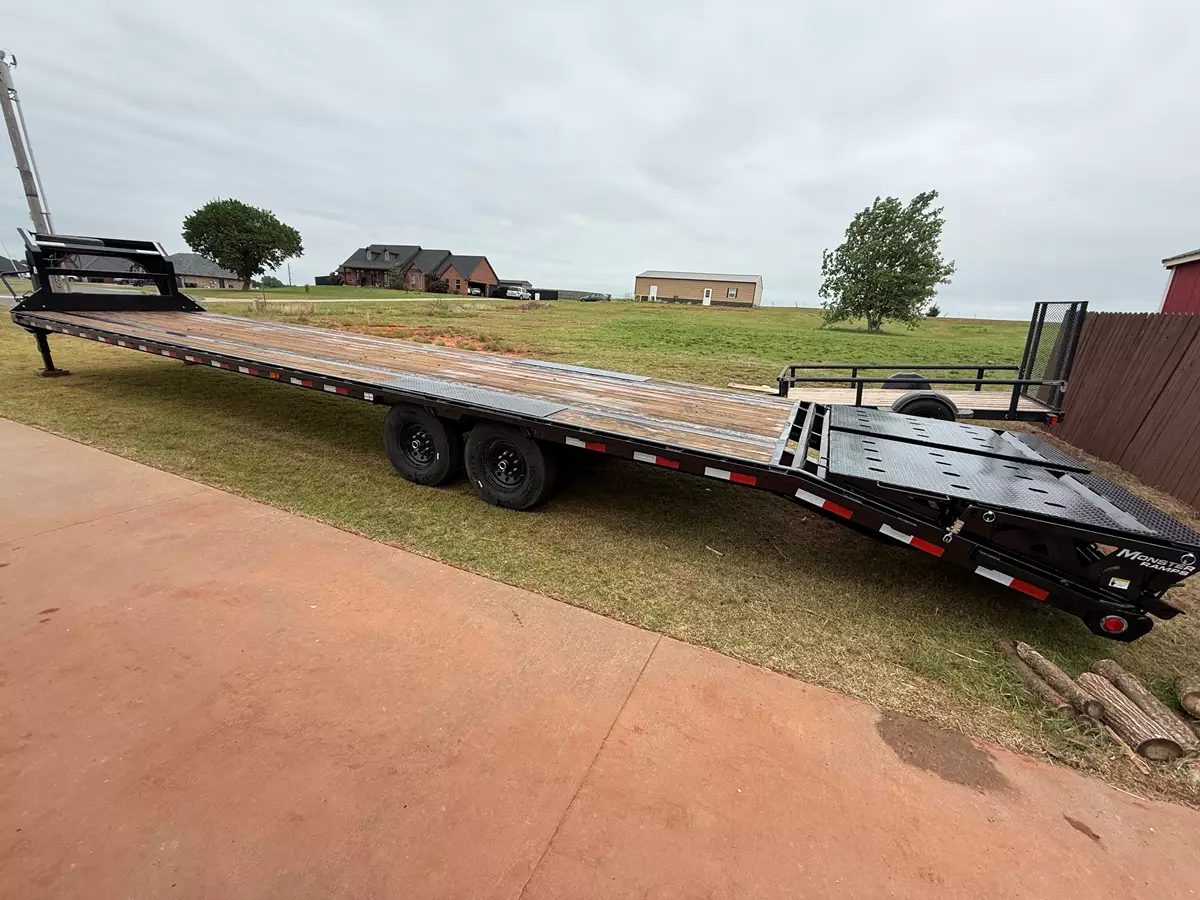 40' x 8.5' Flatbed Trailer
