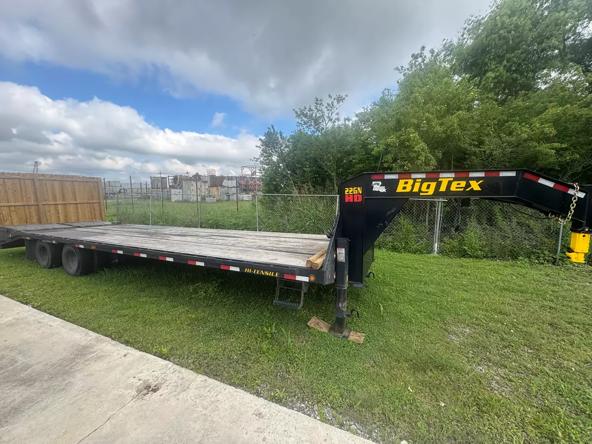 30' x 8' Flatbed Trailer