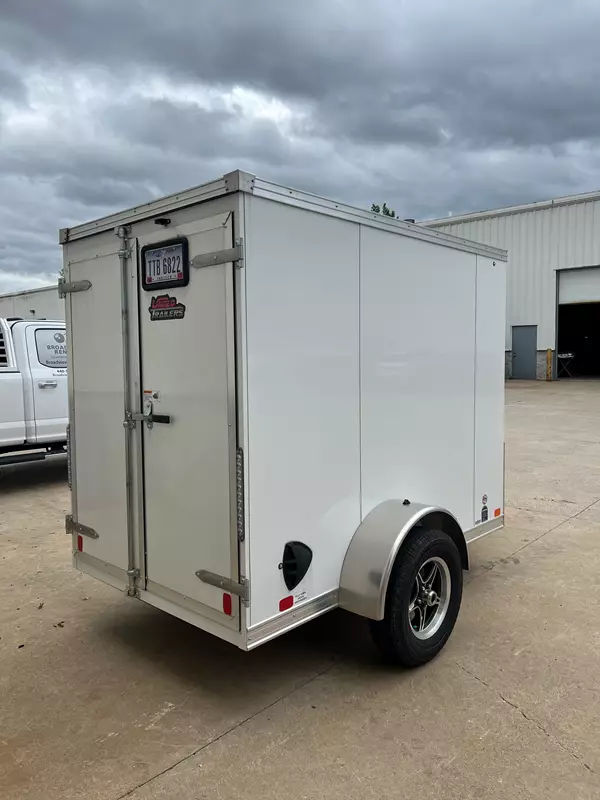 Enclosed - 5x8 - Vacation / Motorcycle