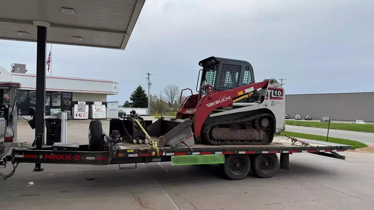 22ft Deckover Tilt Flatbed Trailer