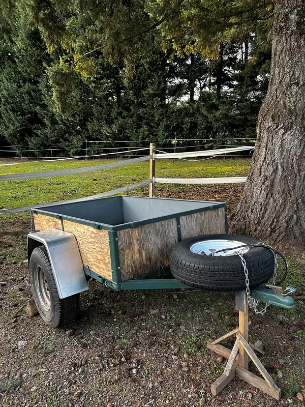 Small Utility Trailer 4' x 6' Medium Duty