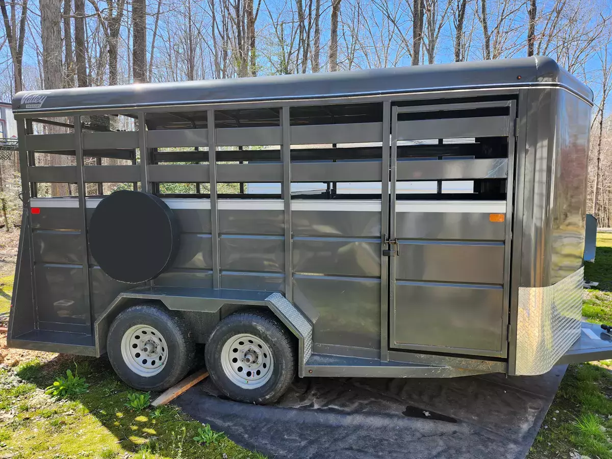 6.8' x 16' Horse Trailer