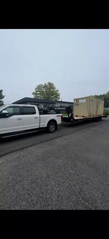 PJ Gooseneck 32' x 8'.5 Flatbed Trailer