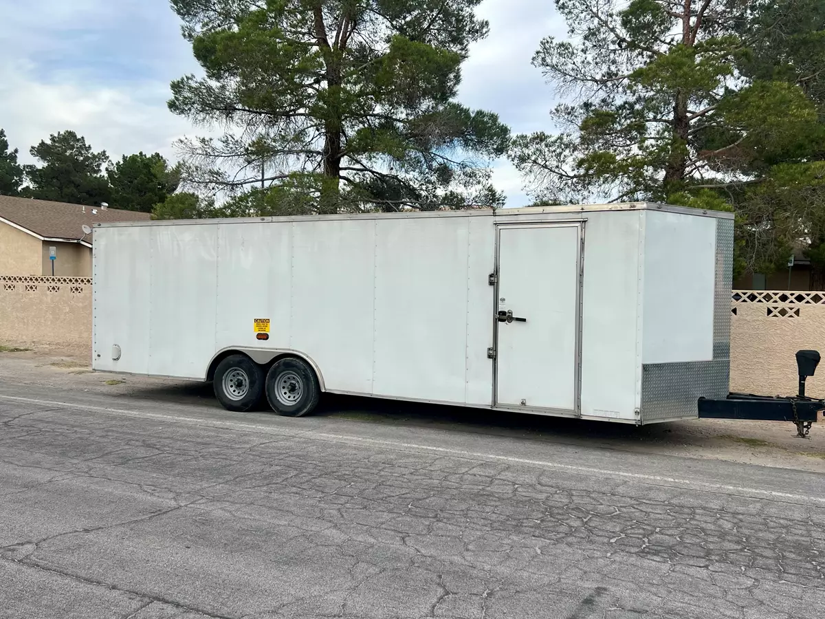 26’ ENCLOSED HOUSEHOLD MOVING TRAILER