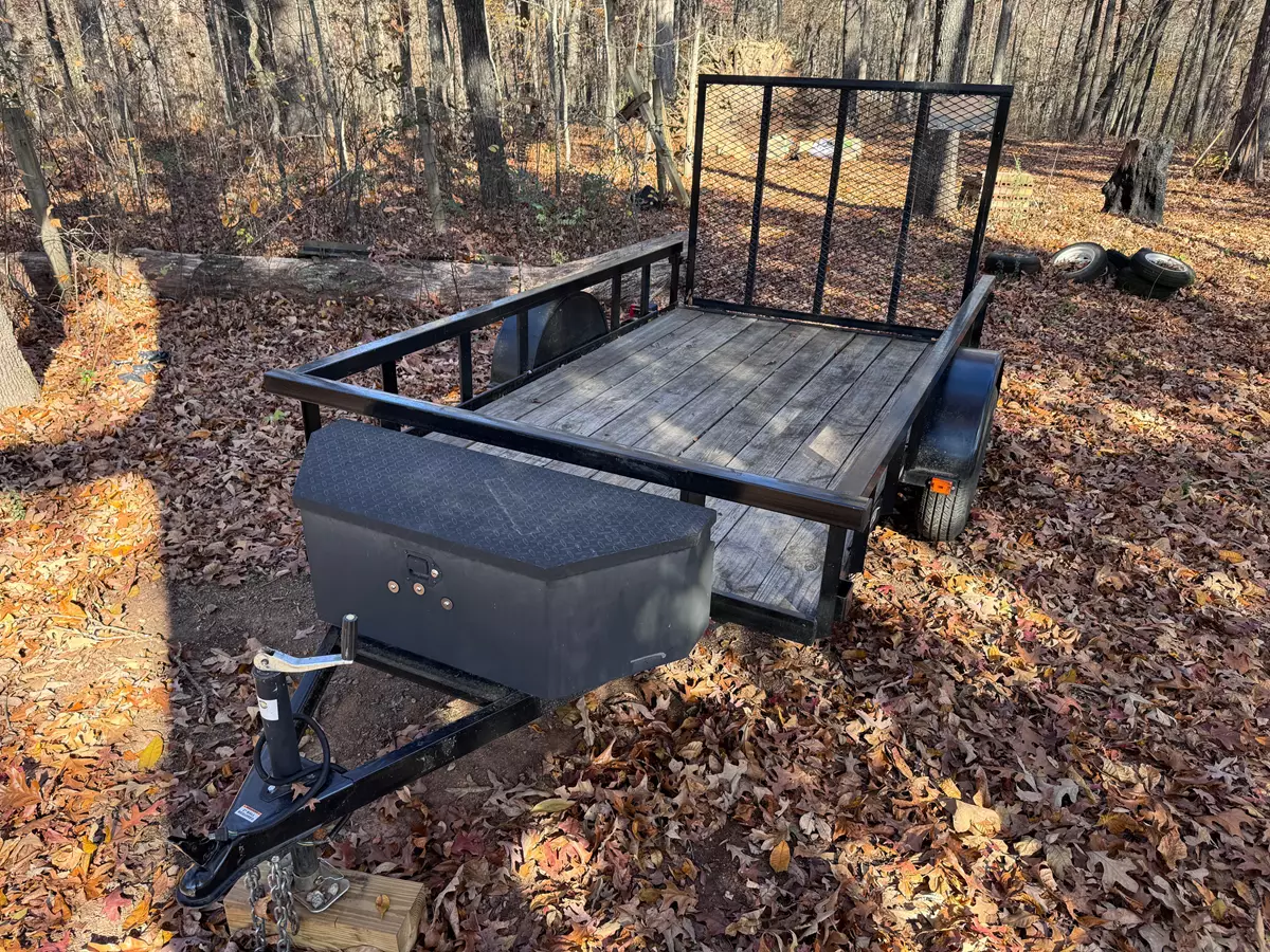 5.5' x 10' Utility Trailer w/ Gate