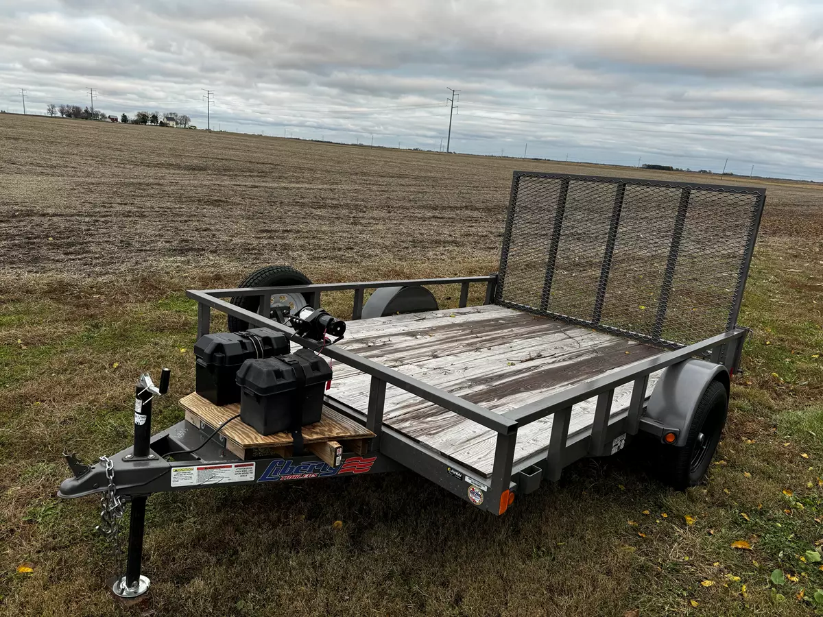 83"x10' Utility Trailer w/ winch and walk-up ramp