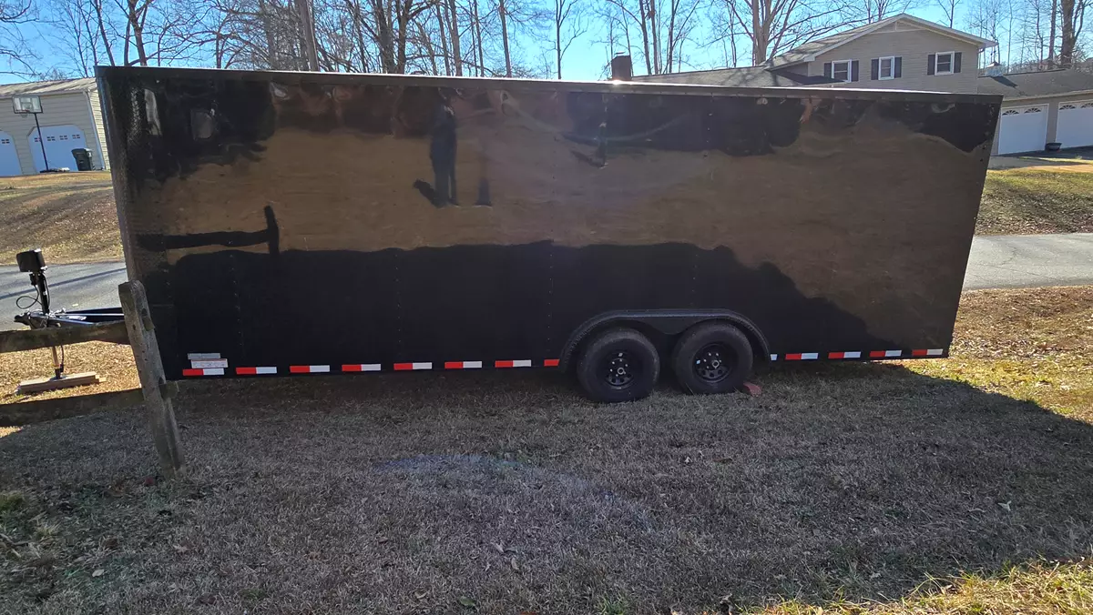 2025 22ft Arising Enclosed Trailer Blacked Out Edition (with beavertail)