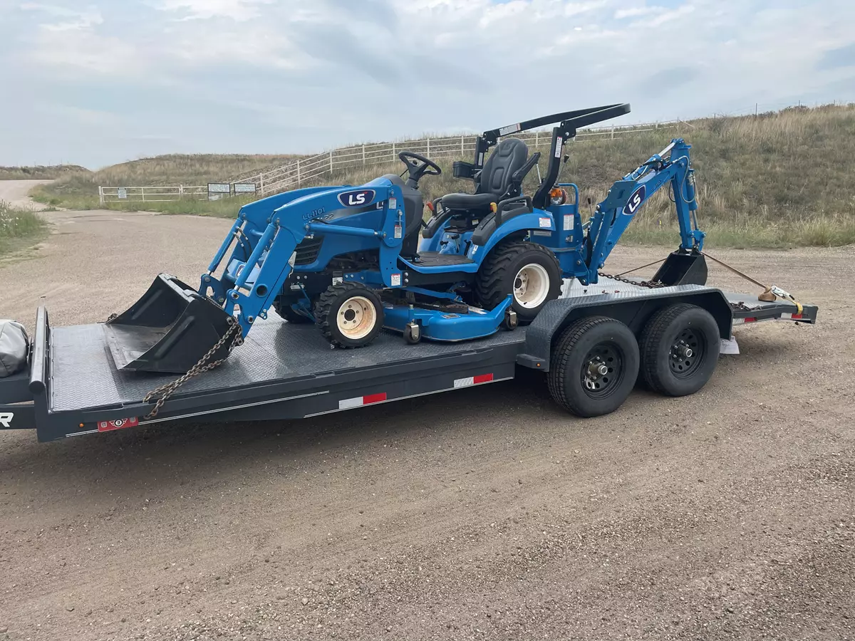 Lamar 20 ft 10k equipment / car hauler 