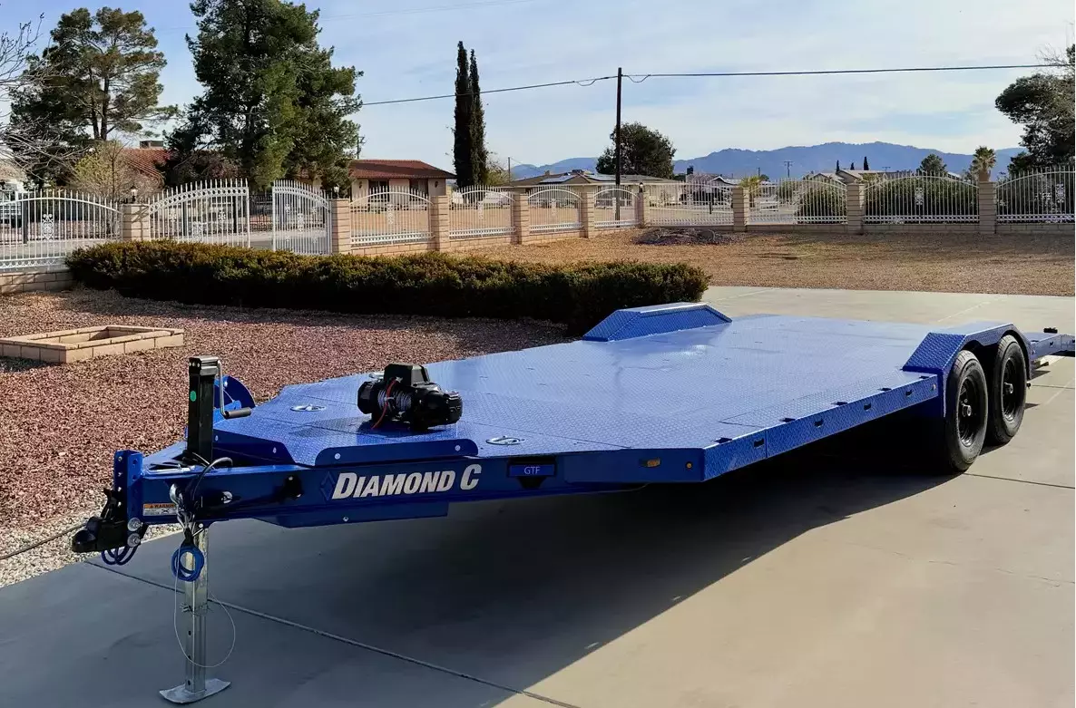 8'.5 x 20' 2025 Diamond C Car hauler