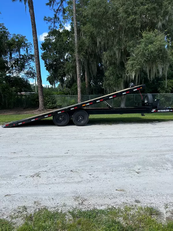 8'.5 x 22' Tilt Deck Over Trailer