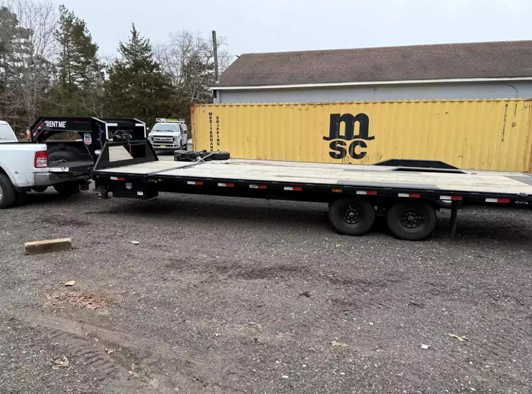 28' x 102" Gooseneck Trailer