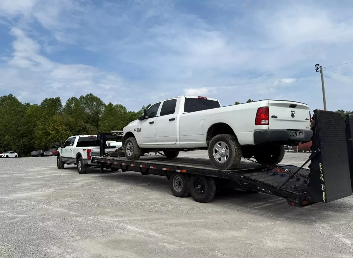 30’ Gatormade Gooseneck Flatbed with Mega Ramps 16,000lbs