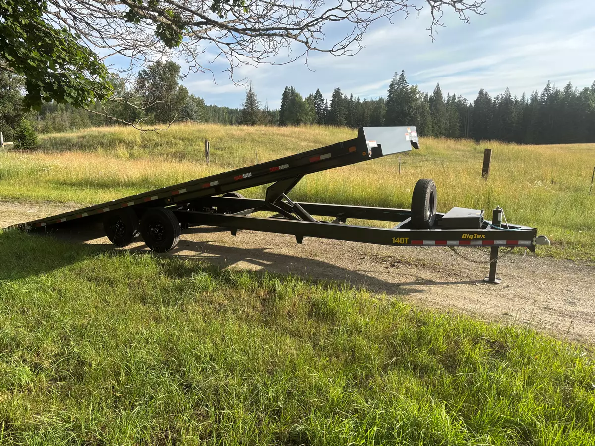 26' x 8.5' Tilt Deckover Trailer