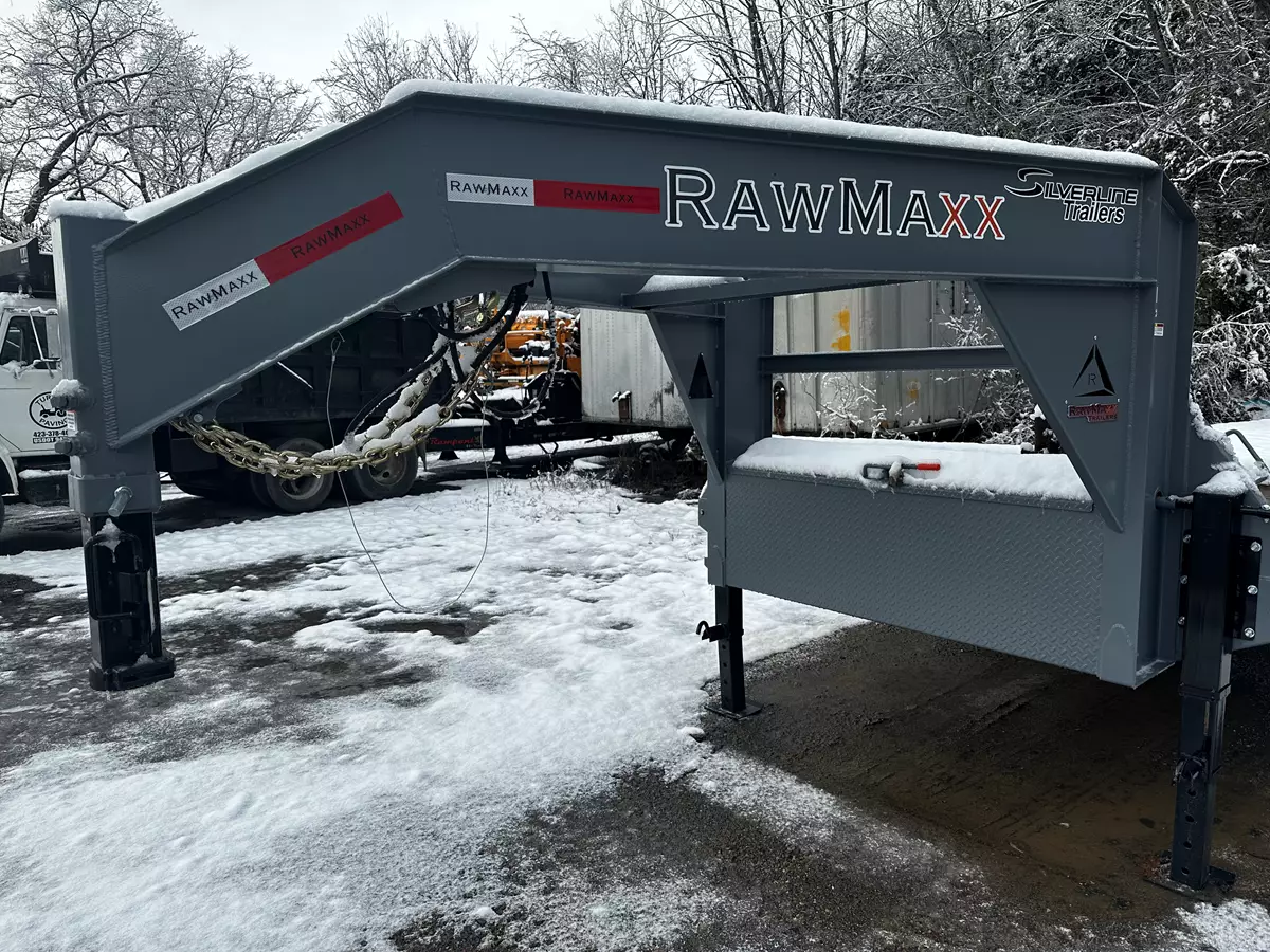 32’ Gooseneck with Mega Ramps