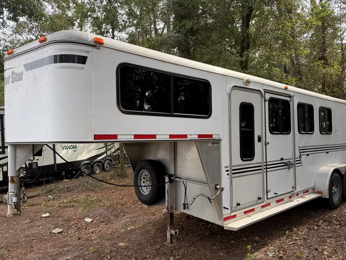 2005 Silver Star 3 Horse Slant