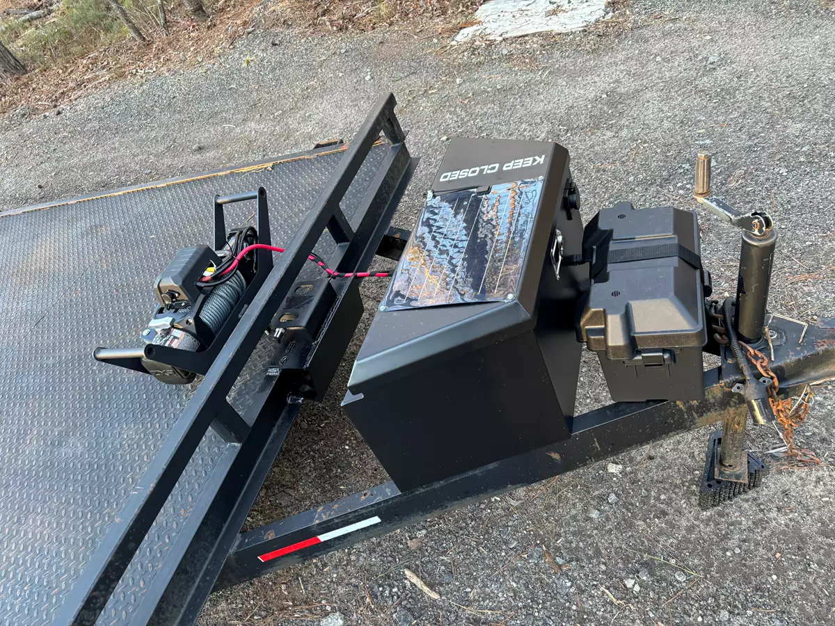 7x20 CAR TRAILER WITH WINCH