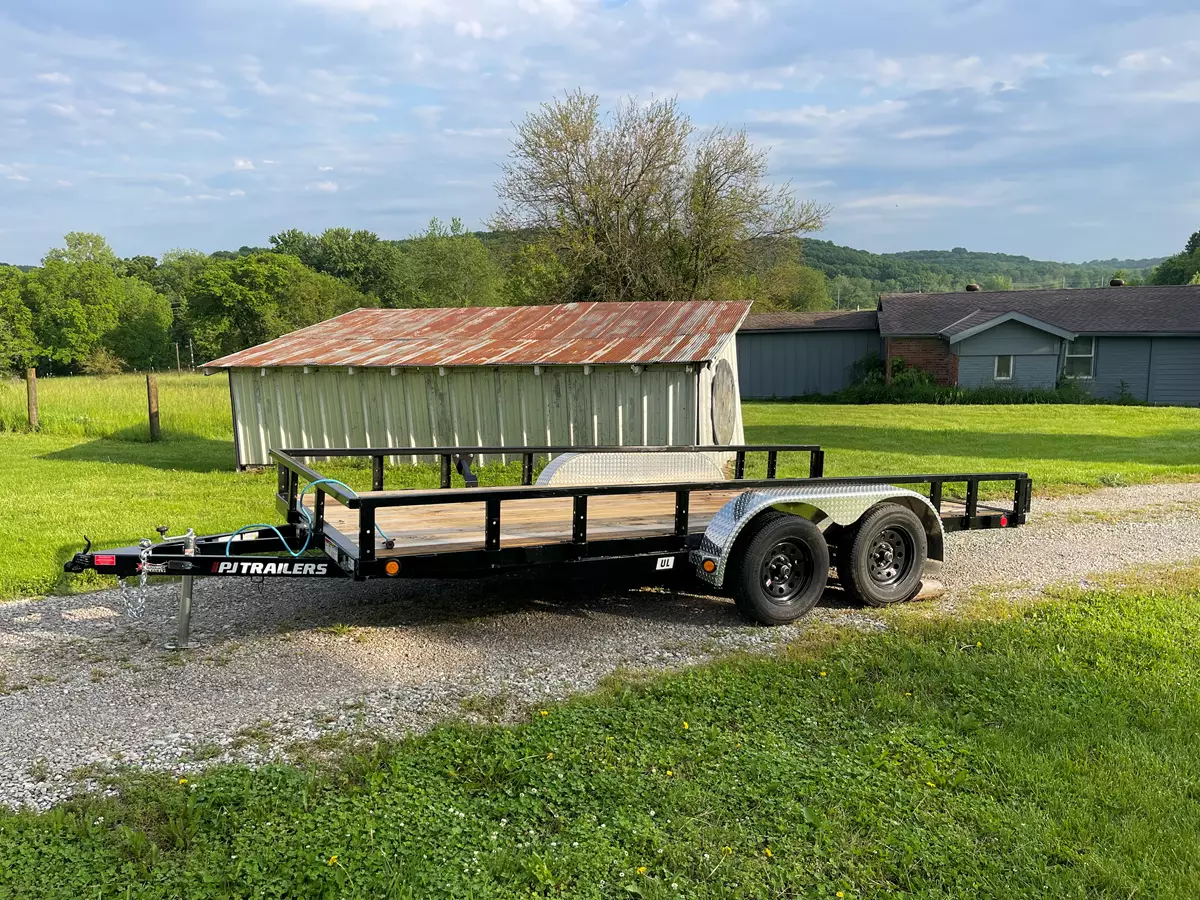Utility Trailer 16' x 83”