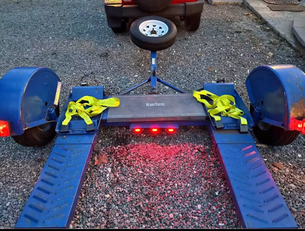 12' x 9' VEHICLE TOW DOLLY 