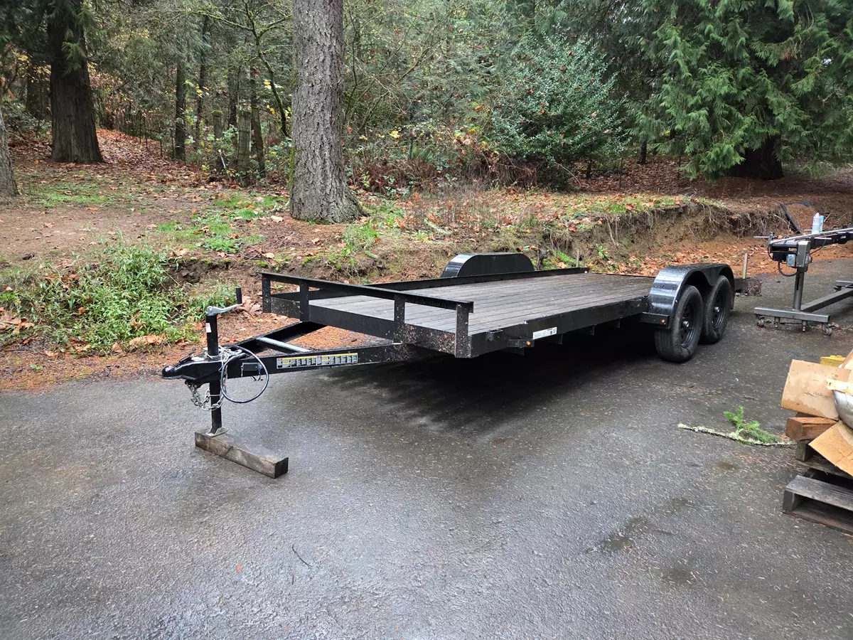 18ft 7,000lb Flatbed Car Hauler with Ramps